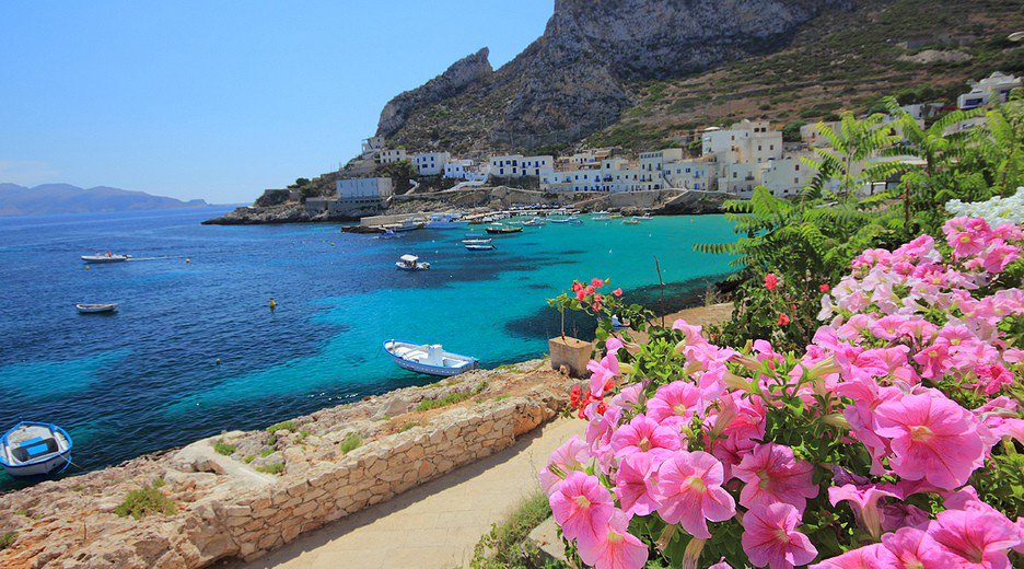 Pro4Travel's tweet photo. The most interesting things to do and see in #Sicily 🇮🇹
#island #beaches #nature #attraction
https://t.co/zb70FPHzS6 https://t.co/3SQiOqGkr4