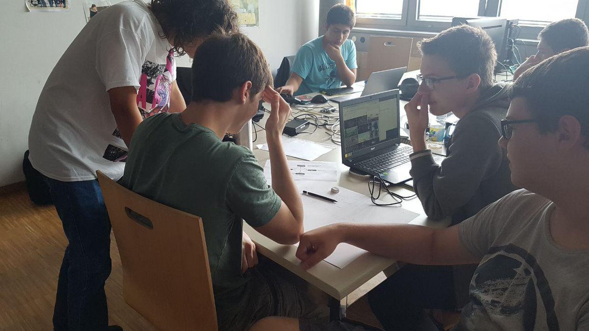 Swissgamecenter's tweet photo. Starting the week off right with a #GameDesign workshop with @Qui_Cung #swissgames #sga17 https://t.co/OTyhOc2sQY