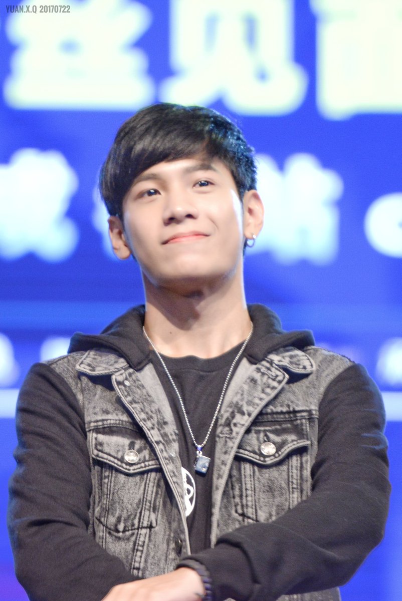 tina_yxq_'s tweet photo. (｡･ω･｡)ﾉ♡
@stjinx_maya @Singtofc_Th 
#SingtoPrachaya 
#คนของปราชญา
#perayahome
#SotusFanMeetinginChina2017 https://t.co/O66765cGBO