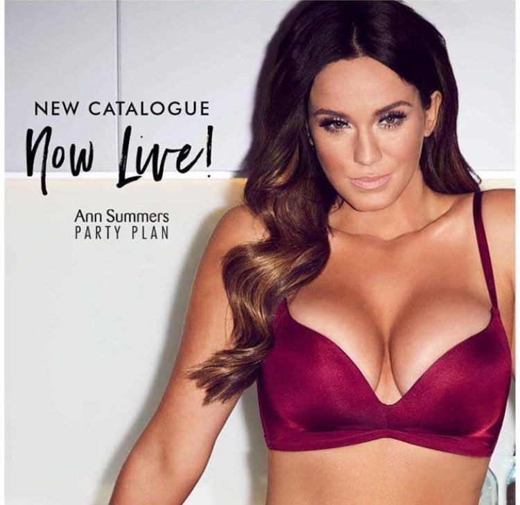 sophie_crossley's tweet photo. 🐰Ann Summers Party Plan #newness #party #bookaparty 🐰💖 https://t.co/xnyzHqudfh