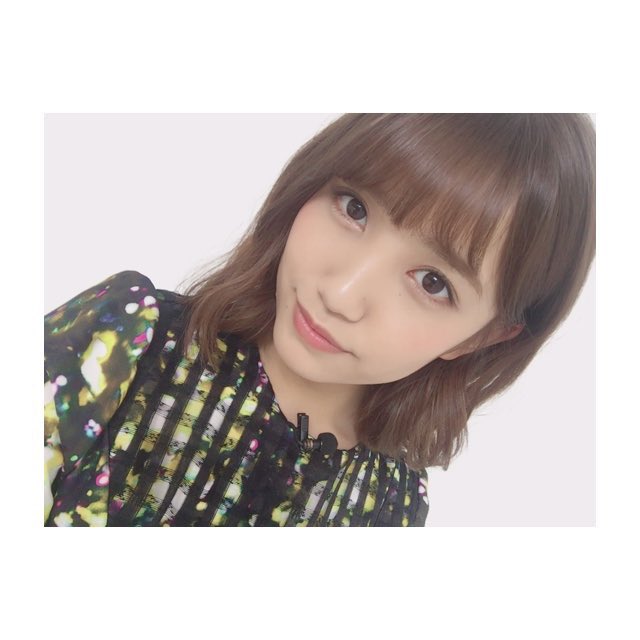 KBU48's tweet photo. お久しぶりです     🌈🌈🌈🌈

最近 、 暑いですね   😖

熱中症とか脱水症状に
気をつけてください  🙋🏻

お水とかいっぱい飲んでね  ？

#かとれなdiary https://t.co/yuPmjzvgiU