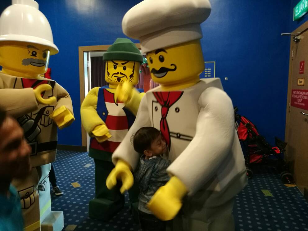 LEGOLAND_MY's tweet photo. We had the pleasure of bringing Adam Rayyan to experience a bit of magic #LEGOLANDMY. Weโre glad to make small difference where we can. https://t.co/85WVJnLD7R