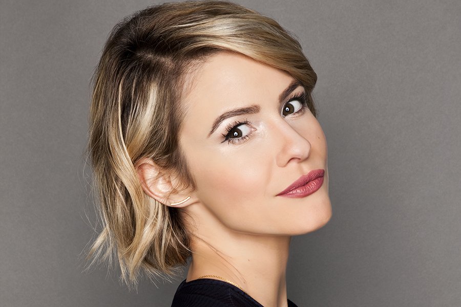 Happy birthday Linsey Godfrey     