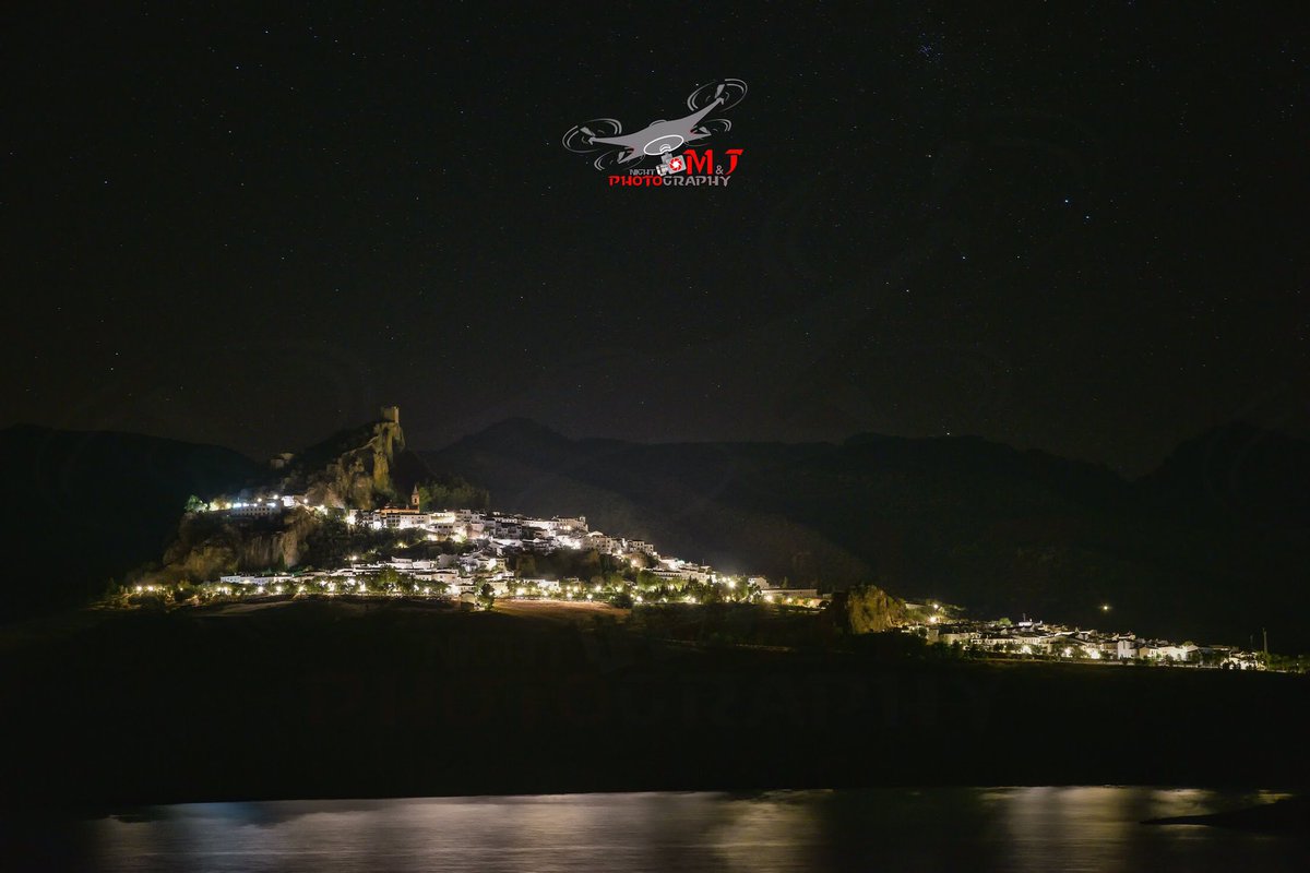 SweetVejer's tweet photo. Noches Mágicas en Zahara de la Sierra 1.0 https://t.co/QD1EPJNOjL