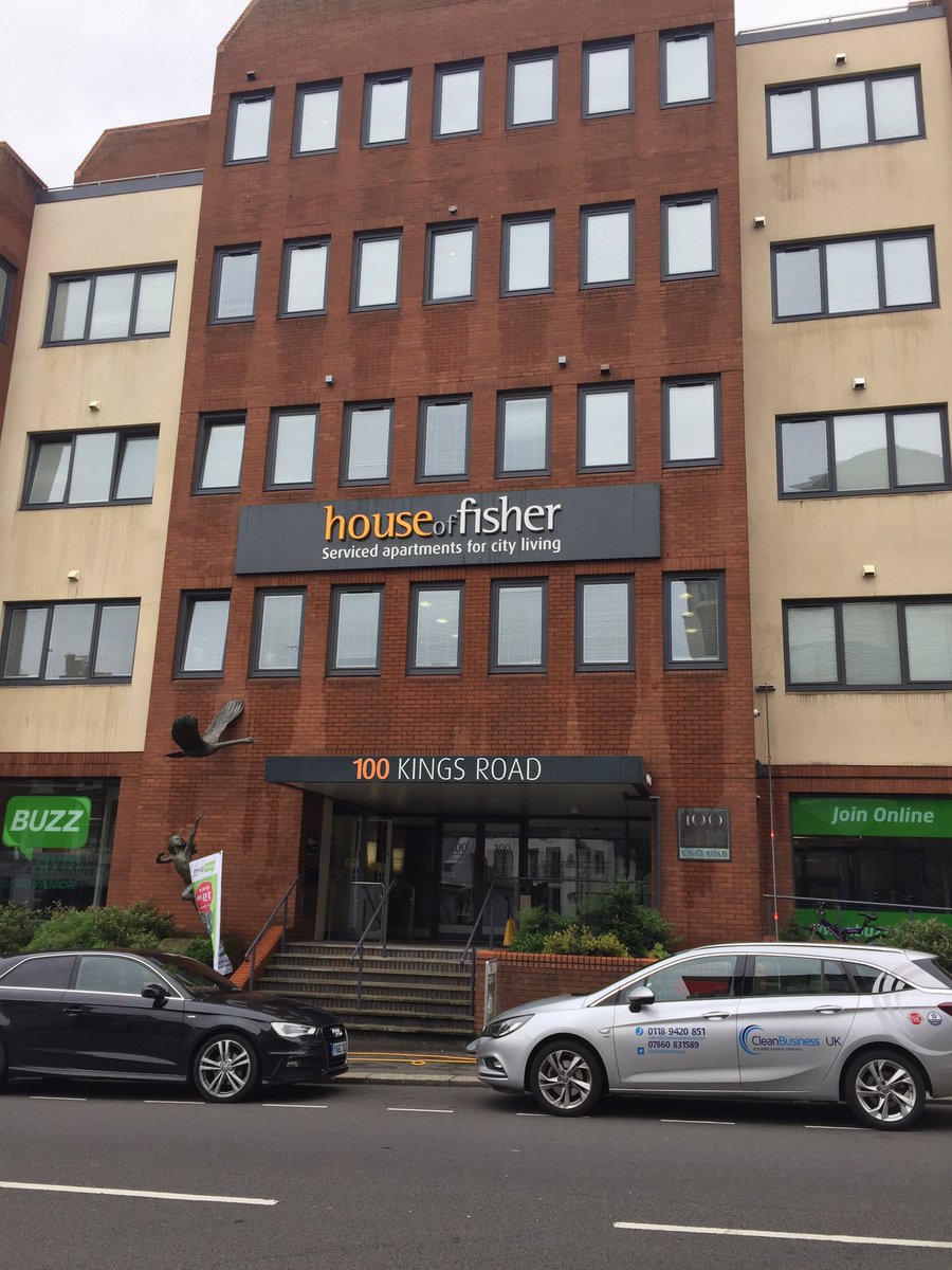 CleanBusinessUK's tweet photo. @StayHOF #100KR #windowcleaning windows and signage cleaning today https://t.co/U0wFFSQQN7