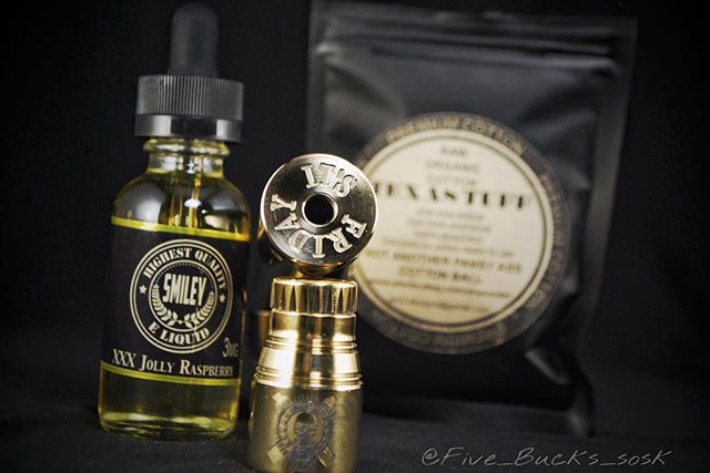 smileyeliquid's tweet photo. https://t.co/RyF9xU0ENR from smiley_e_liquid https://t.co/mDTRreaNhF