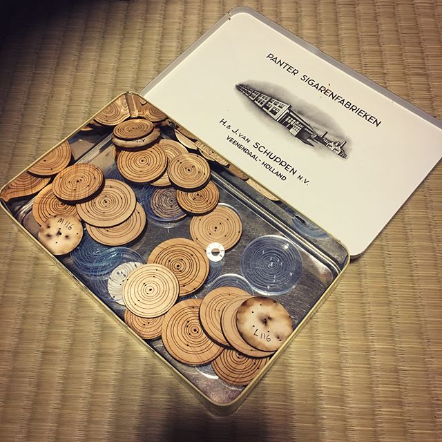 weirdrubikscube's tweet photo. π· not to boast, but I have the best #pogs collection. #spacetimecoordinates https://t.co/BqKTuqyCEd