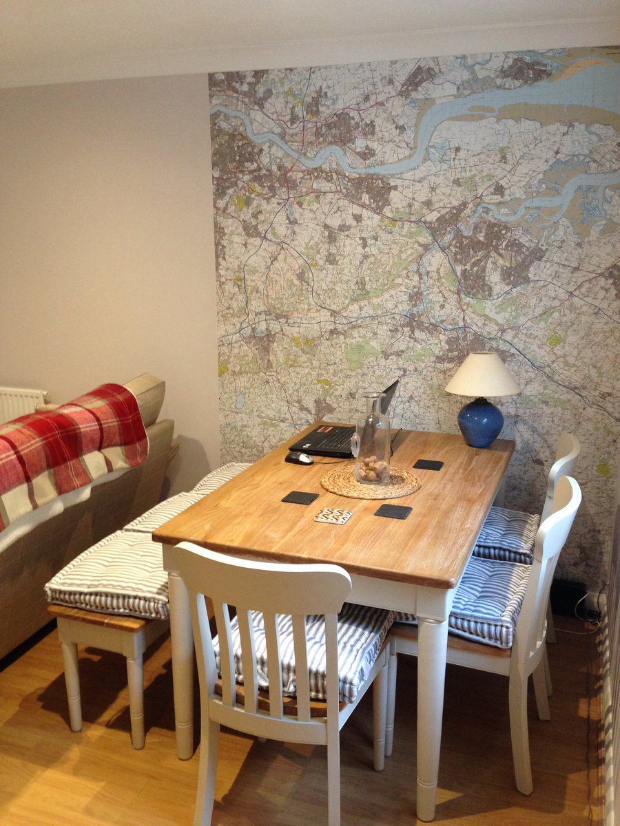 redcliffewalls's tweet image. Our #historicmaps aren't just for the office, they're ideal in a home too. Check out this 1:25,000 #wallpapermap on a 1.7m x 2.2m wall #maps