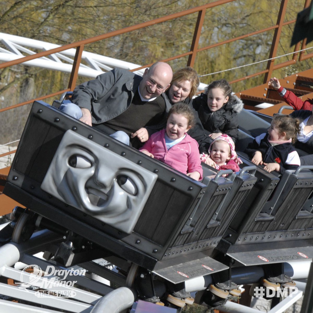 DraytonManor's tweet photo. #Competition time! For your chance to WIN the ultimate Thomas &amp; Friends Stay &amp; Play, LIKE &amp; RT https://t.co/JG0tyujtgl https://t.co/AjnrxIJjyo