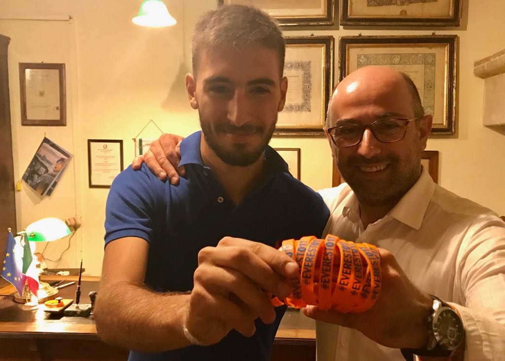 campuseverest's tweet photo. I nostri bracciali sono arrivati in #Puglia!!!
Indossate il bracciale e partecipate al nostro contest #SummerEverest017
#Everest017 https://t.co/IyJJhyToxQ