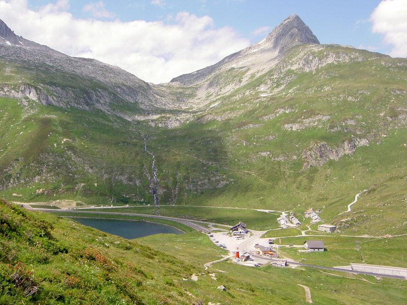 Sauro71's tweet photo. Andermatt, la storia del paese svizzero rinato tre volte. Grazie al gruppo Sawiris sarà culla del turismo https://t.co/l8zgbNQ6Sz @stekia https://t.co/NigmlMBsbM