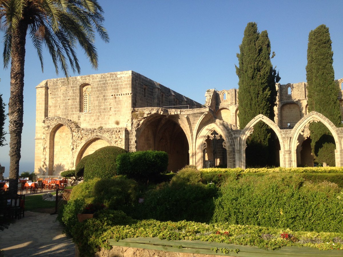 Cyprus_lsland's tweet photo. Opactwo Bellapais, Cypr/Bellapais Abbey, Cyprus 😍😍😍 https://t.co/ay5QnHMiom