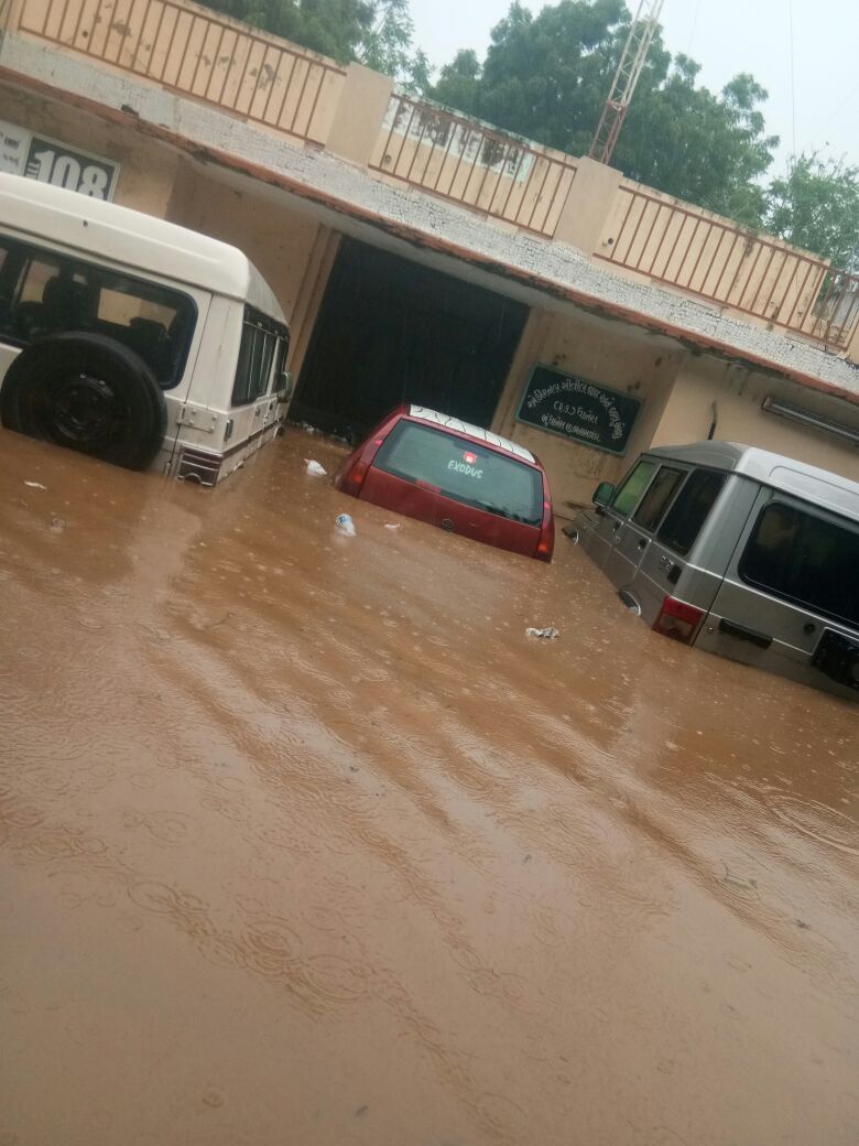 riteshkmodi's tweet image. #heavyrain 
#NorthGujarat
#ModiinDeesa 
#Flood 
#GujaratFloods