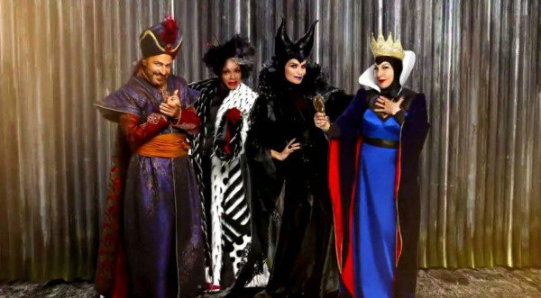 Ayudemos a la Reina Malvada y a su pequeña Evie a encontrar al resto de la tropa [RT]