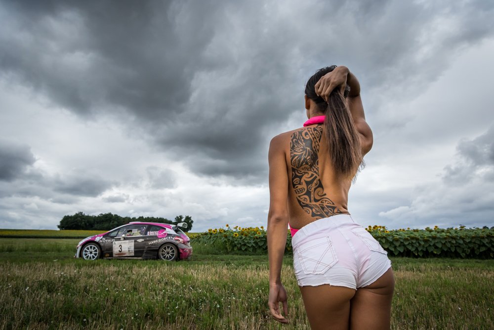 dorcel's tweet photo. Le week-end dernier, @Cassie_Ibiza était au rallye de Saintonge pour encourager @Patrice13Fabre Cc @RallyeSportMed https://t.co/Z0RbR7TIbI