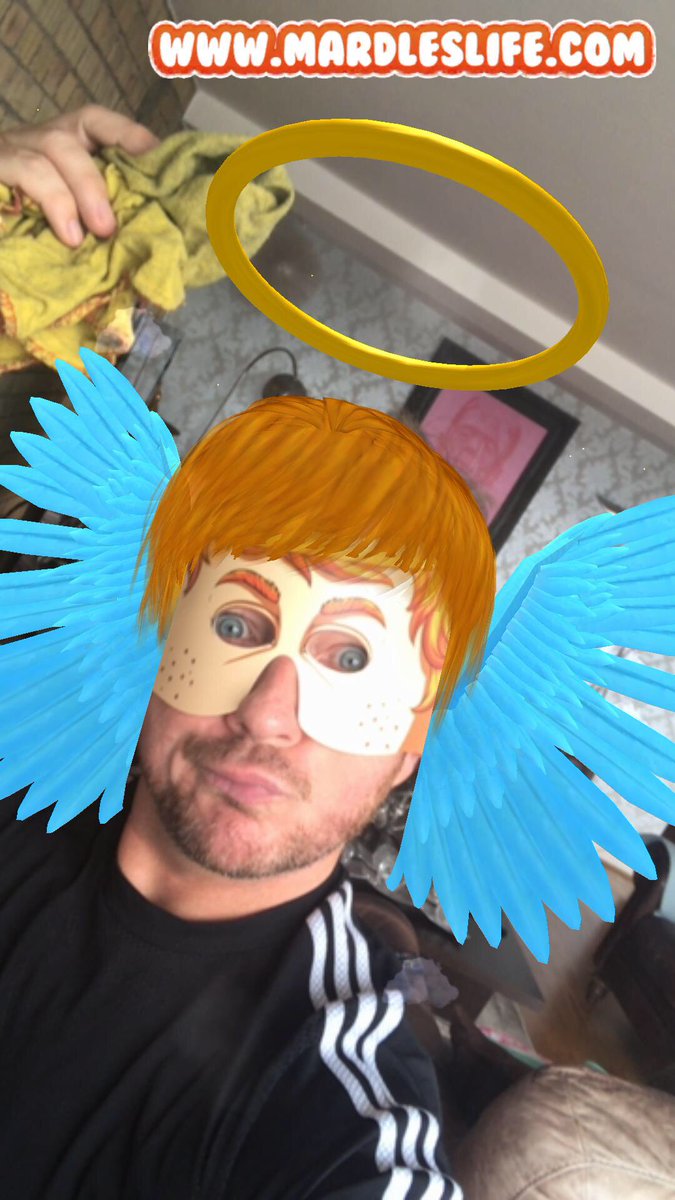 presentinglee's tweet photo. Just polishing my halo! 😇 Fab new @mardleslife Magic Masks on @qvcuk today at 1pm and 7pm with my mate @jamesmurden. You'll LOVE them 🎭 https://t.co/Gveg6riEzu