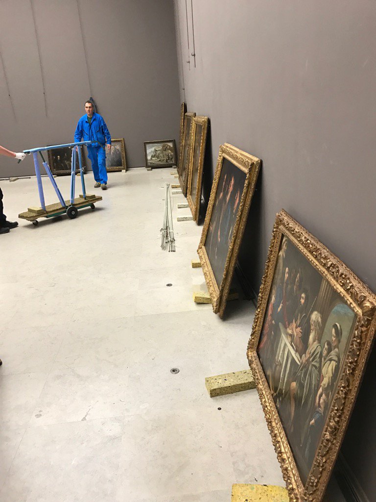 MilovanCavor's tweet photo. Les Le Nain revenus du @MuseeLouvreLens : visibles dès demain au @MuseeLouvre Accrochage en cours.... https://t.co/YJ4ZFc9i8I