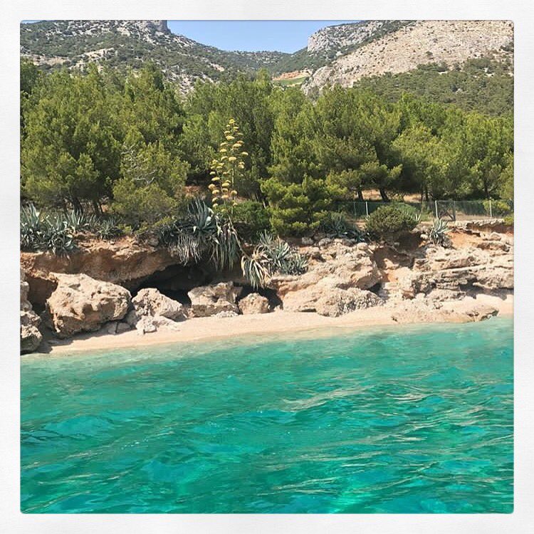 AmrikaLondon's tweet photo. The beautiful beaches of #Croatia, our #TravelTuesday spot! Where is your next adventure this summer?! 📸@shaeisherwood . https://t.co/A66tYMO4Vn