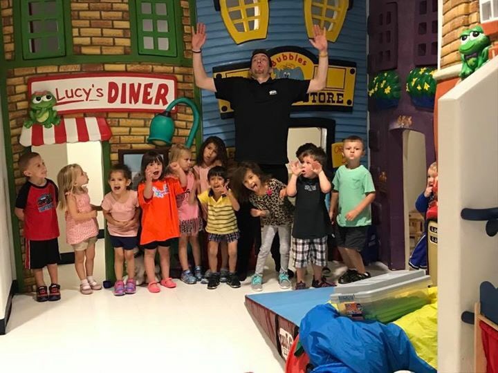 JennyFromDtown's tweet photo. Mr. Lee in the house! @TheLittleGym @TheLearningExp #tlewarminster #LearnPlayGrow #CampTLEX @sammyTLEWarm @sarahvoytilla @heatherrogan30 https://t.co/20WRCaVDQ8