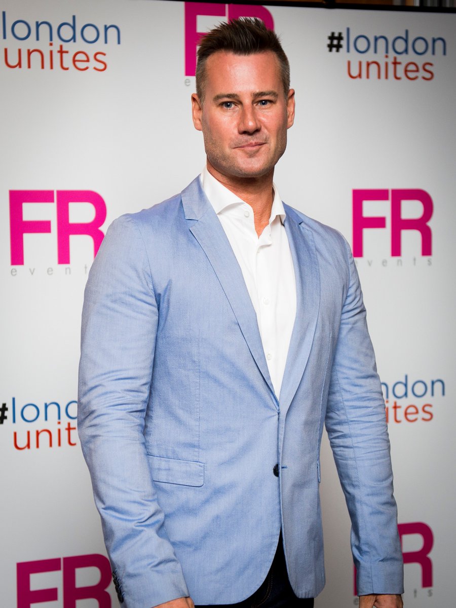 London_Unites's tweet photo. More pictures showing what a fabulous night everyone had at #londonunites thanks @rogerbrownphoto https://t.co/EFbH1fTO9H