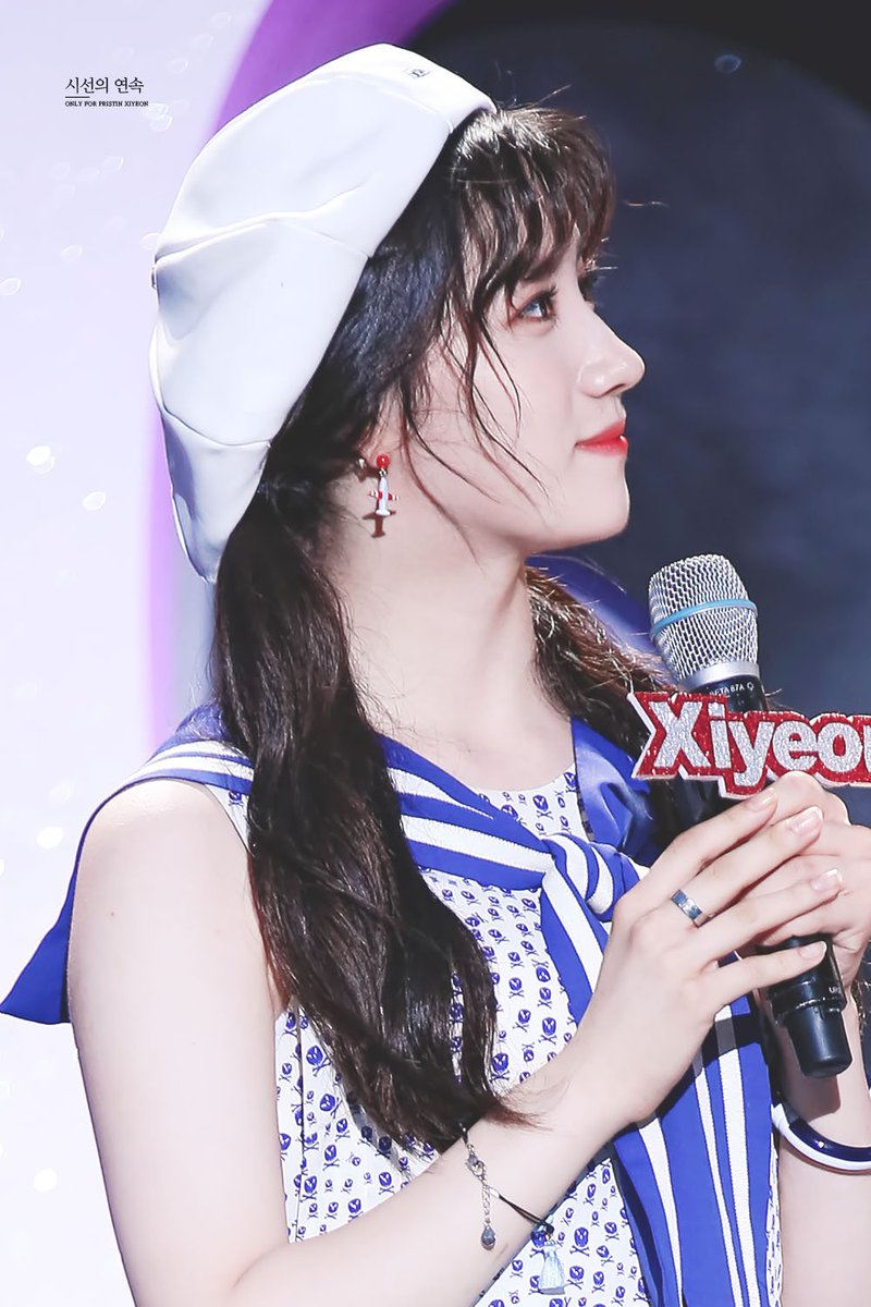 시선의 연속 tweet media