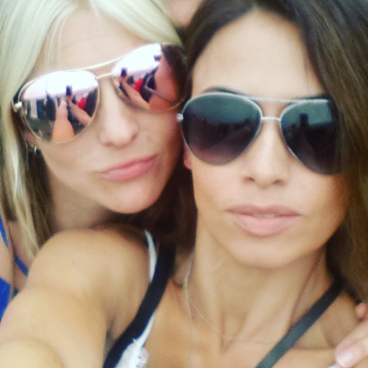 BurlesKeely's tweet photo. Weekend was awsome #music #festival #girls #friends https://t.co/iCMLJqfn6f