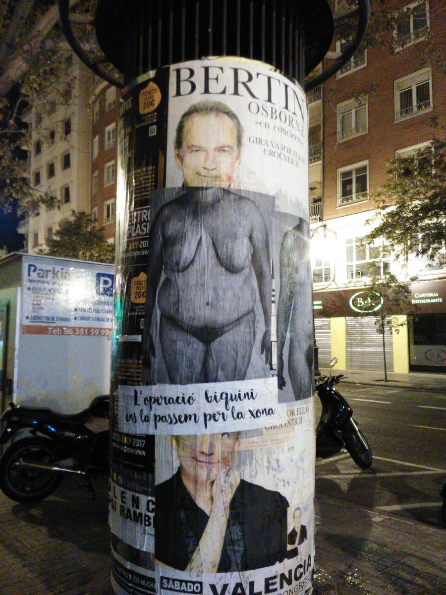 Endavant_VLC's tweet photo. Ahir plenàrem el centre de València amb cartells denunciant la pressió estètica.
https://t.co/cJwVVBtlMm #NoSomObjectes #ProuFeminicidis https://t.co/9bG60B3Lkp
