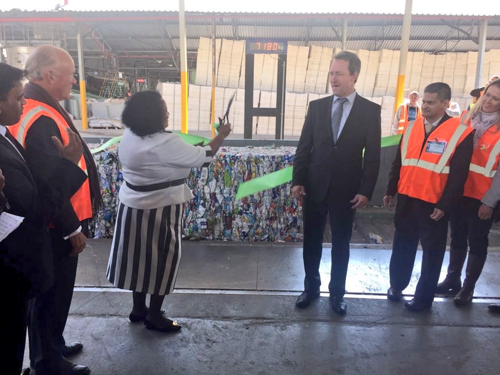 pamsaofficial's tweet photo. Minister Molewa of @environmentza cutting the opening ribbon at #mpactliquid packaging plant launch https://t.co/AdGMpoW0dz