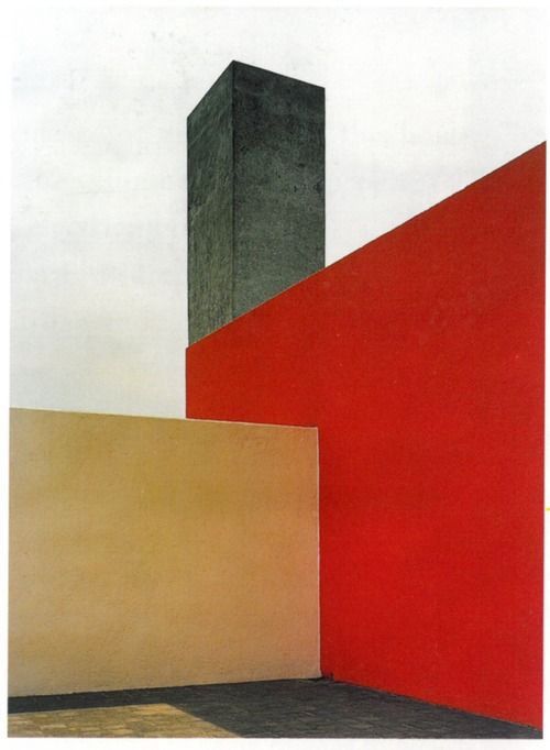 amparomvidal's tweet photo. El #color descompone el volumen, que se convierte en 3 planos. Y #Barragan lo destaca. Porque lo sabe #arquitectura https://t.co/nRGB4lXrfw