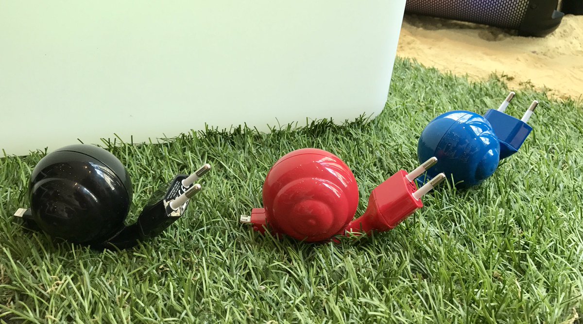 smartonefrance's tweet photo. Enfin un chargeur fun et pratique avec son cable rétractable ! @chargerSnail #getsnail https://t.co/gpXo9DH9uR