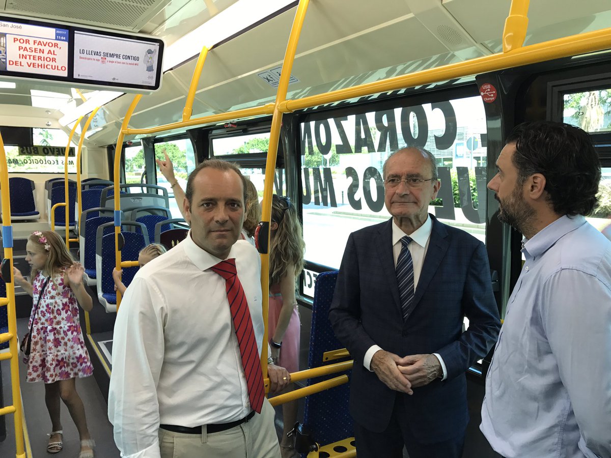 malaga's tweet photo. La ampliación de la L-16 mejorará el servicio en las zonas de Av. Imperio Argentina, colegio 'Clara Campoamor', Quirón y espacios deportivos https://t.co/NQocsveTQA