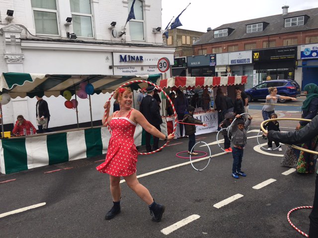 tootingnewsie's tweet photo. .@TootingTown Centre Manager, Brian Albuquerque, reflects on 3 acts of neighbourly kindness at #SW17Party https://t.co/mV4TmqF7ba #Tooting https://t.co/Isb5RR5lTb