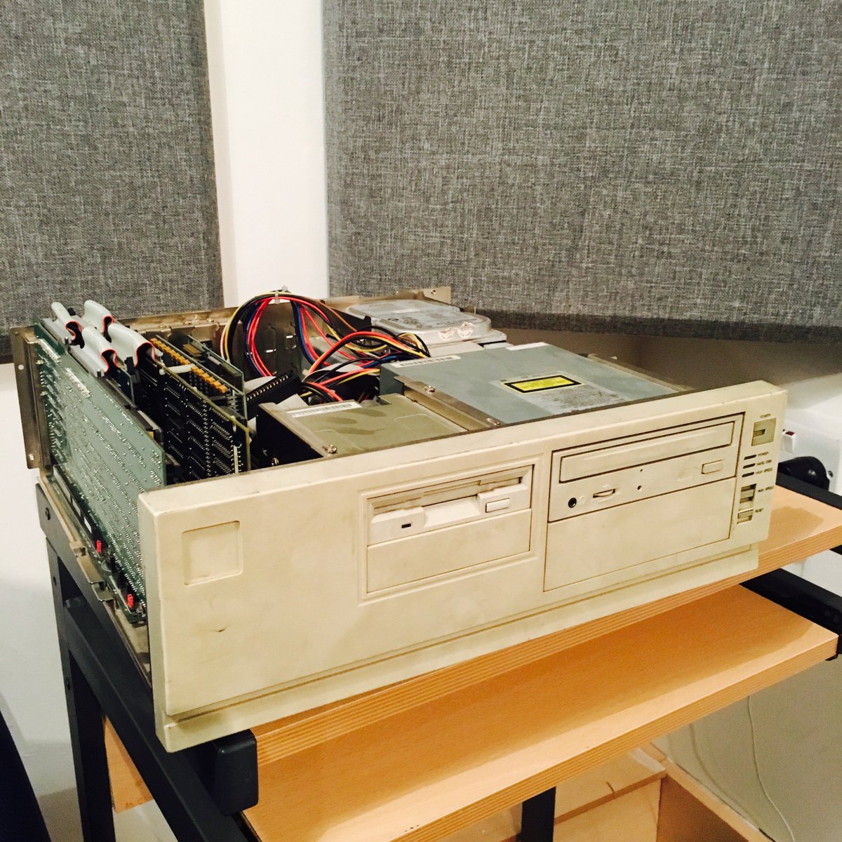 SnapStudiosUK's tweet photo. Goodbye to our trusty old 368 Windows 2 machine. Replaced by a tiny, modern computer with #Martinsound Flying Faders 2! #flyingfaders #neve https://t.co/A006Qe9sJQ