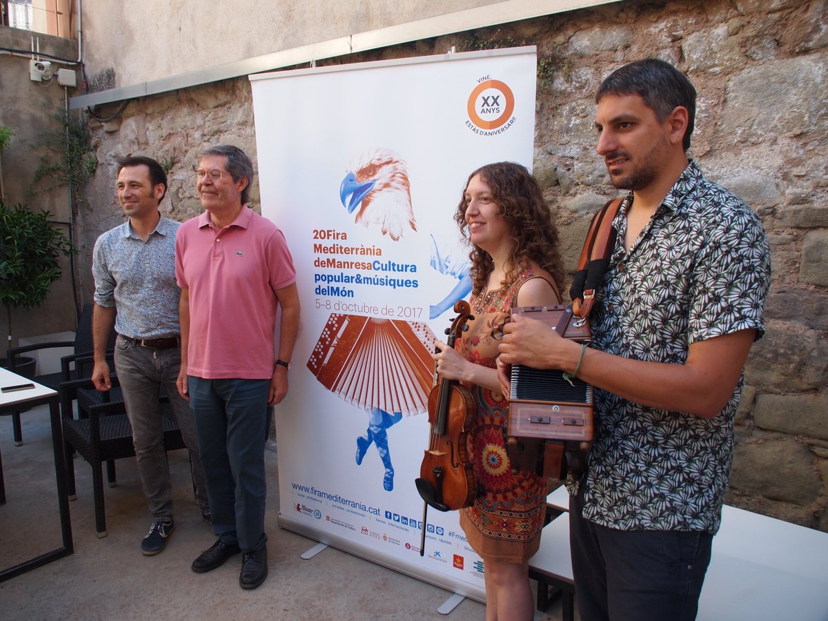 FMediterrania's tweet photo. Avui hem presentat a la premsa amb @dArrelManresa el programa d l'#HumusMediterrani. Novetat: les propostes de ball es faran a pl. Europa. https://t.co/T3sXcJf5Zt