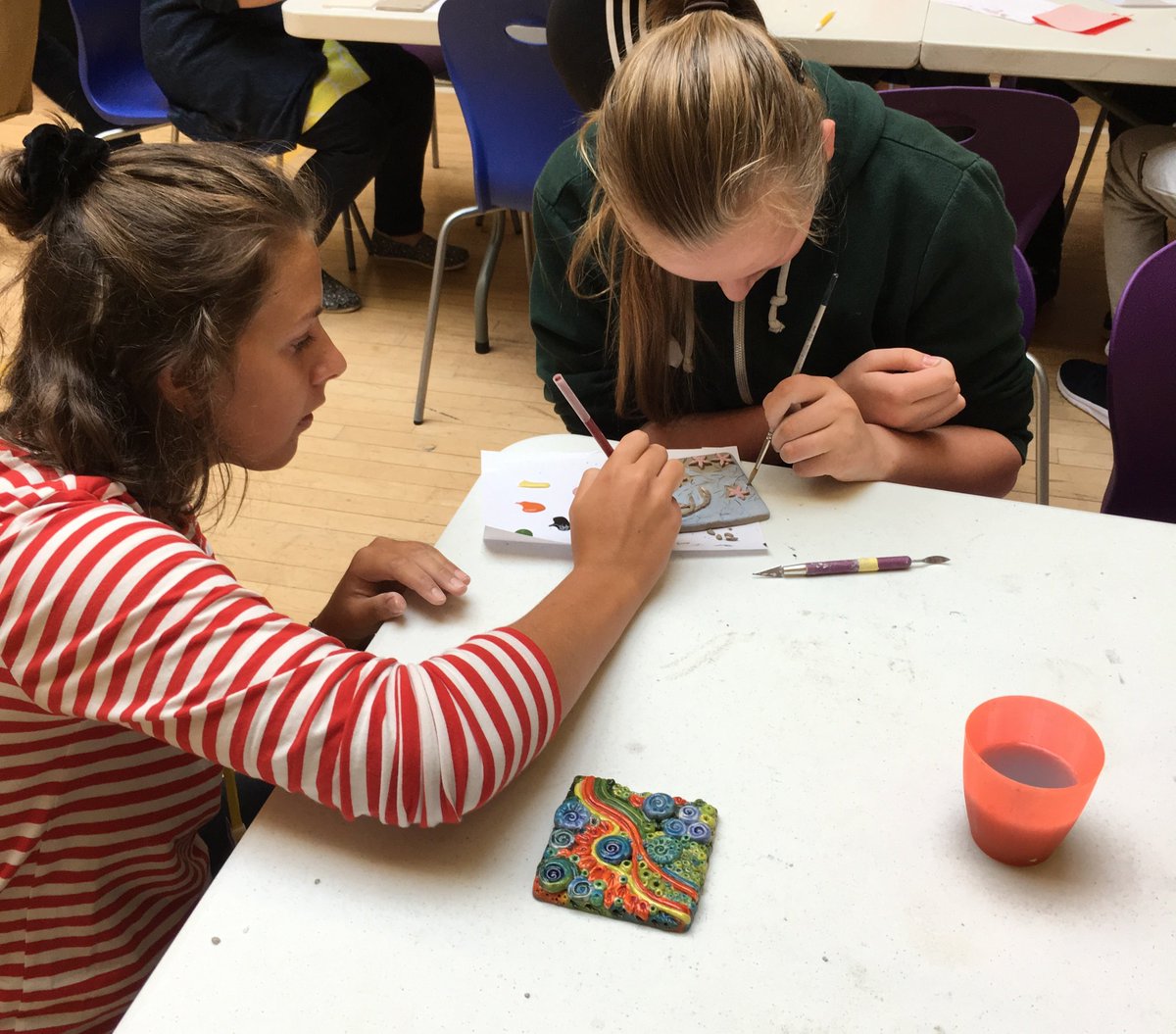 eurociu's tweet photo. Painting and expressing our artistic selfs during #EFW17 our #CochlearImplant teens are amazing artists! #EuropeanFriendshipWeek https://t.co/DMJPWWLlfB