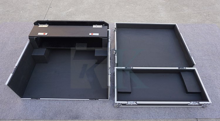 Mixer Case with doghouse and Caster
Case Model: RKSIEXPRESSION2DHC
Mixer Model: Soundcraft SI Expression 2
Luke: sales@chinaflightcases.com