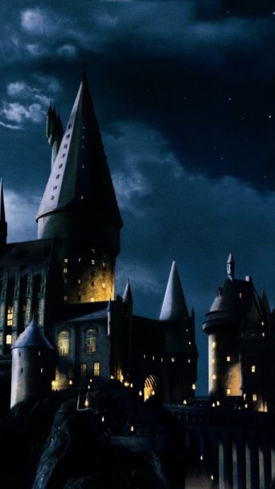 JoBright89's tweet photo. So I am stuck in bed ill nothing like HP to make me feel better what one makes u feel better @jk_rowling @EmmaWatson https://t.co/SUBVVcMgEB