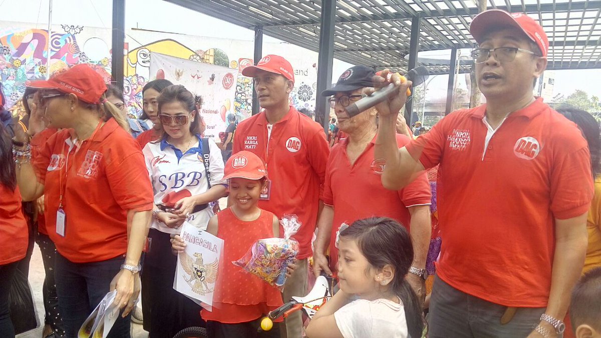 DedyderaRahman2's tweet photo. DAG Tanamankan Nilai Pancasila pada Anak Usia Dini untuk Tangkal Radikalisme dan Intoleransi di Indonesia

https://t.co/lLcrTYTsfJ https://t.co/2gwtQlFamE