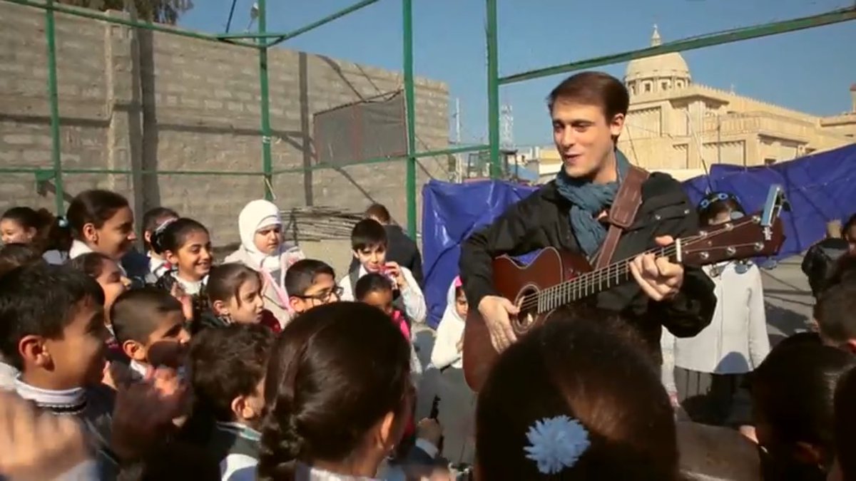gregoryturpin's tweet photo. M. le President, @EmmanuelMacron 
Recevrez-vous aussi les artistes français qui s'engagent pour les minorités en Orient ? #ChretiensdOrient https://t.co/69EuFJxuAJ