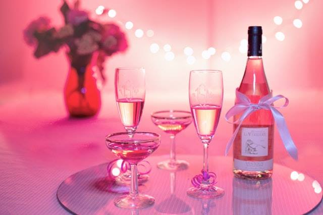 bookea_fr's tweet photo. boissons goût mieux avec vous...🔝💕🍹🥂
#bienetre #piscine #Massage #thérapie #ete #HotelSpa
#Vacances #Relax #weekend #go #hotel #spa #Bookea https://t.co/fKTDEHRuCz