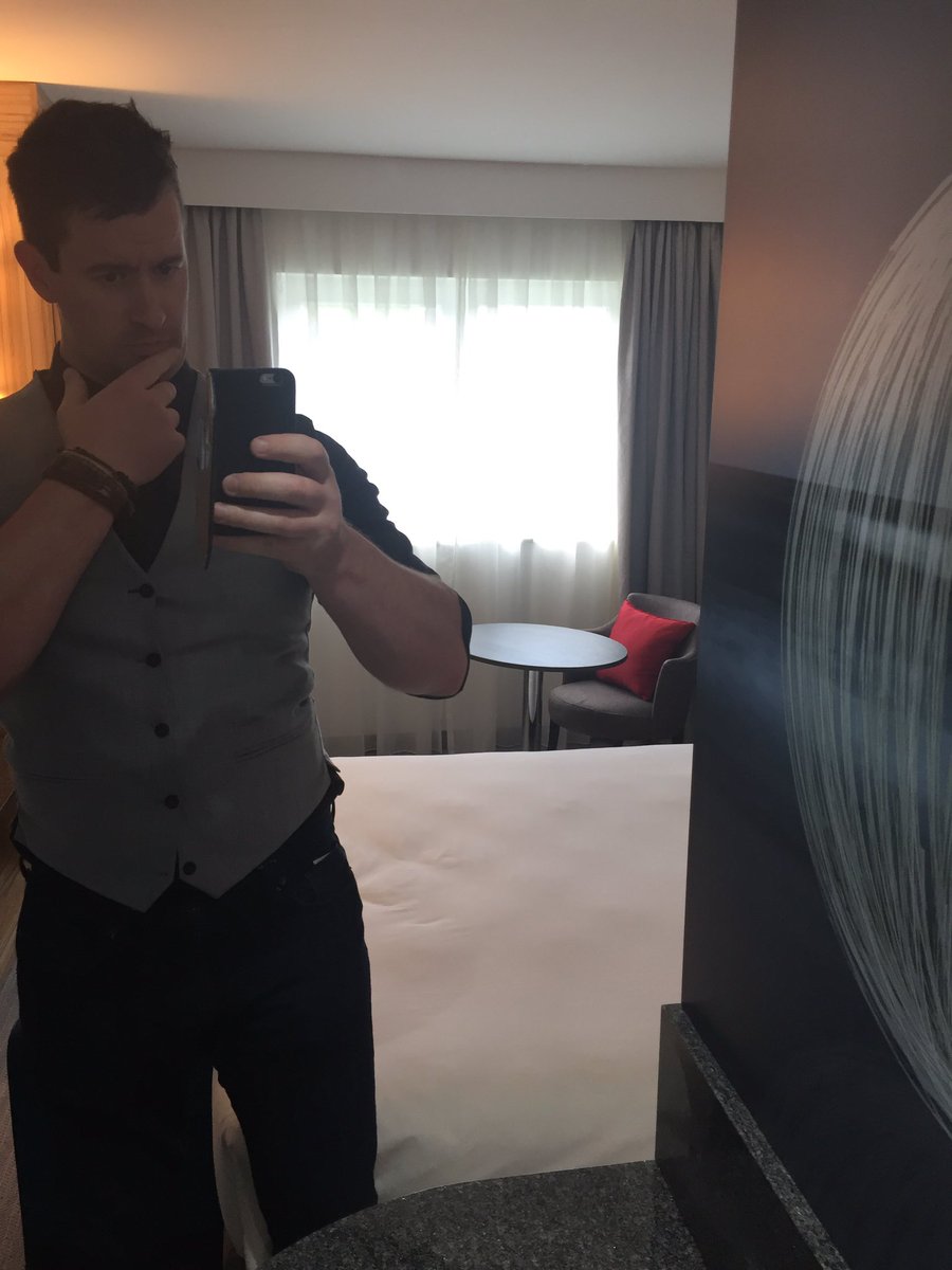 LostExecutive's tweet photo. Everything seems in order here. Tight sheets, tight bathroom, tight executive ;) #DonnieRust #Hotels #NovotelStansted @Accorhotels https://t.co/VKJsP3a54e