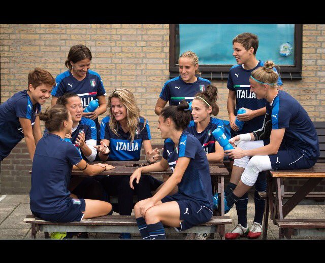 "Sorridi sempre. Magari non crederanno che tu sia felice, ma sapranno che sei forte." 💙 #WEURO17 #ForzaAzzurre #figc