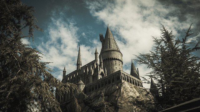 Hogwarts_Existe's tweet photo. #SempreQuisTer dinheiro pra poder ir pro Parque do Harry Potter https://t.co/ikXhK8yXd0