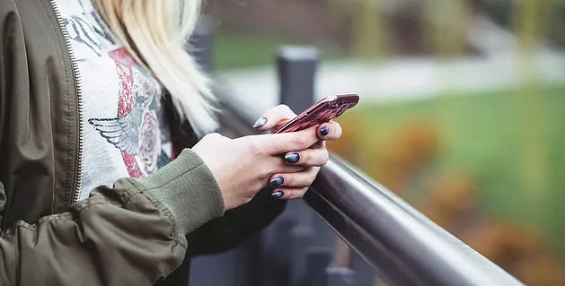 EngausCL's tweet photo. La #EraDigital cambió los procesos y gestión en las empresas. También a sus clientes. ¿Te suenan los #millennials?
https://t.co/CGSXeN4GBw https://t.co/euBdVBRsaD