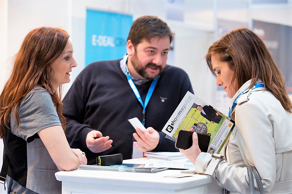 eshowesp's tweet photo. Conoce las novedades del sector digital en la nueva #eShowMagazine https://t.co/HMiJ5GIccv https://t.co/HlC48ot3ht