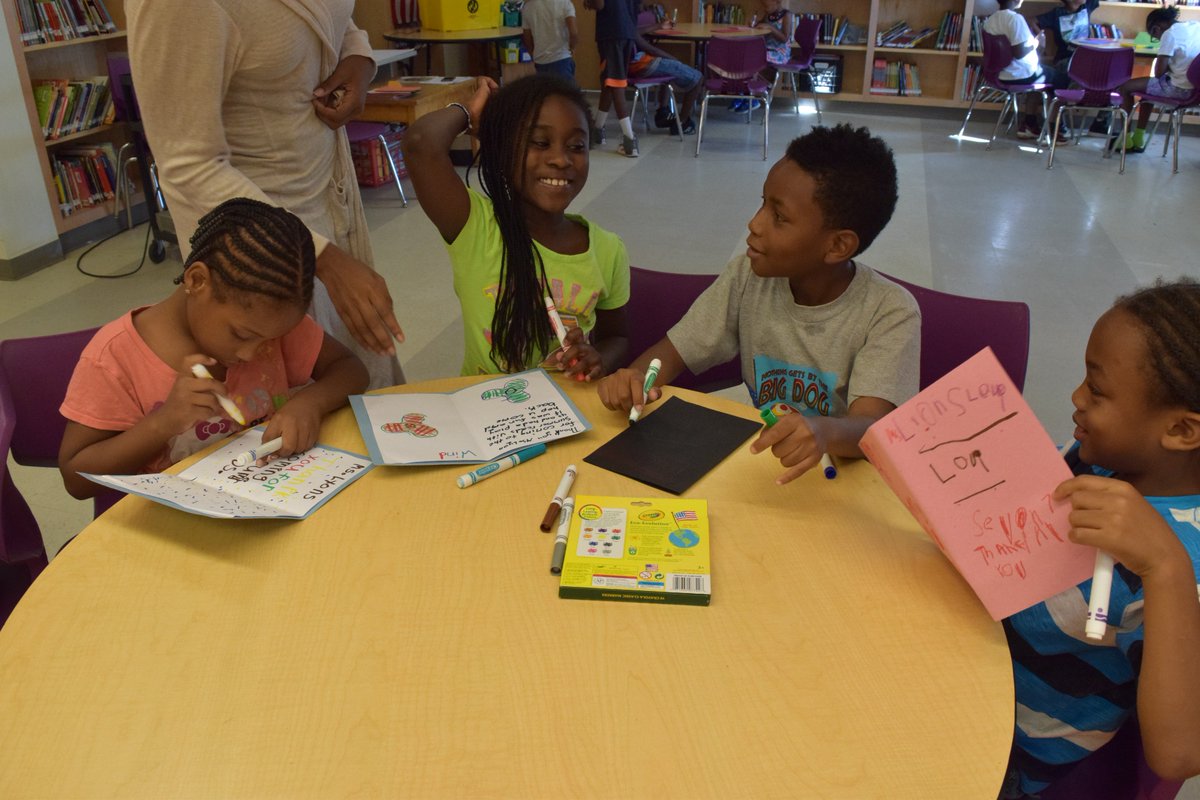 SummerREADS410's tweet photo. Kids at the Windsor Hills site created thank you cards for @arts4learning teaching artist Katherine Lyons! https://t.co/MeuOVyNuWt