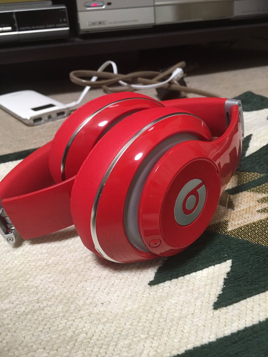 funkys13k's tweet image. よっしゃーワシの超大切なヘッドフォンが修理から帰ってｷﾀ――(ﾟ∀ﾟ)――!! #beats #beatsstudio #studiov2 #beatsbydrdre