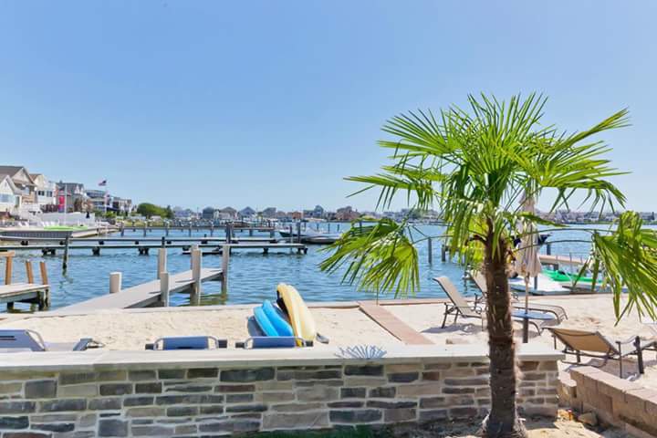 DonVillane's tweet image. Pack your bags and get to the POINT! A beach getaway done right 🌴

#Baltimoreave #pointpleasant #lakelouise #villanebuilding