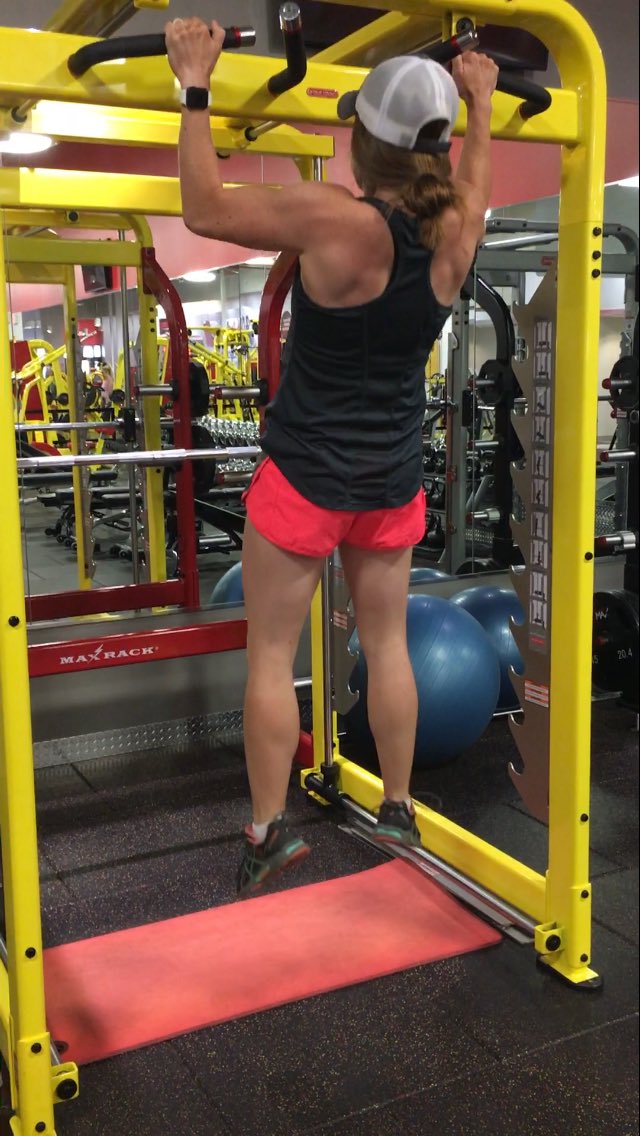 fitchicksx2's tweet photo. Pull ups are becoming my favorite. Getting better and better. #fitness #muscle #back #lift #liftheavy #girlswholift https://t.co/p9BQns6PTF
