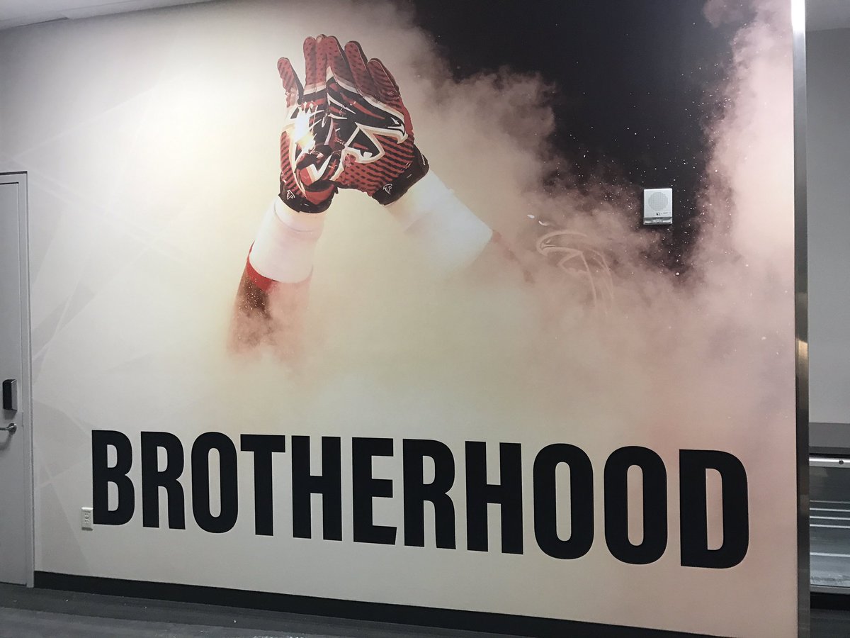 AtlantaFalcons's tweet photo. Our locker room is 🔥 in @MBStadium.

#InBrotherhood https://t.co/aKJEOM2zXY